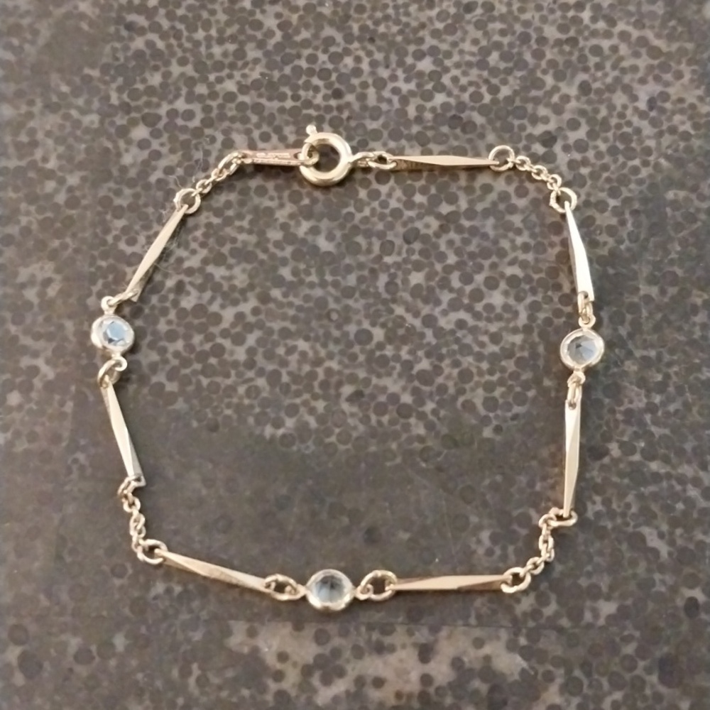 Vintage Gold-Tone Avon Crystal Link Bracelet -Original Box- Women Jewelry